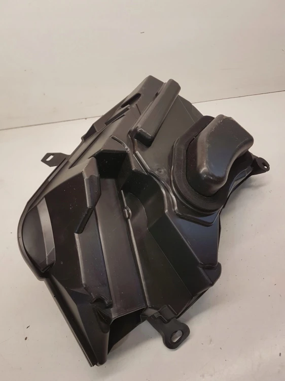 GŁOŚNIK SUBWOOFER BANG AUDI A5 CABRIO 8F0035382A