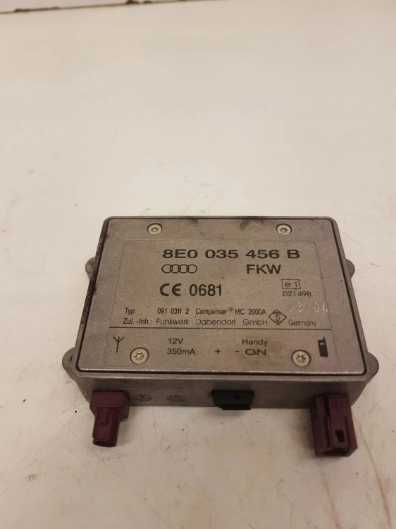 WZMACNIACZ ANTENY AUDI A4 B7 A6 C6 8E0035456B