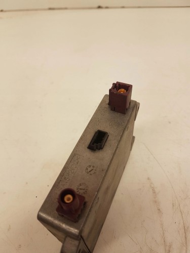 WZMACNIACZ ANTENY AUDI A4 B7 A6 C6 8E0035456B