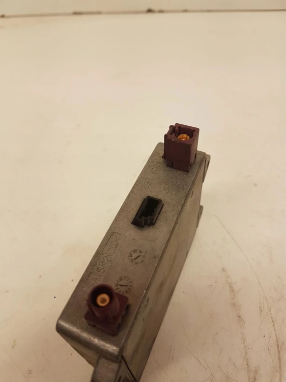 WZMACNIACZ ANTENY AUDI A4 B7 A6 C6 8E0035456B