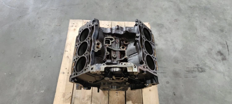BLOK SILNIKA AUDI A6 C7 A7 A8 3.0 TDI CDT 059023AE