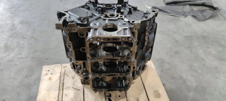 BLOK SILNIKA AUDI A6 C7 A7 A8 3.0 TDI CDT 059023AE