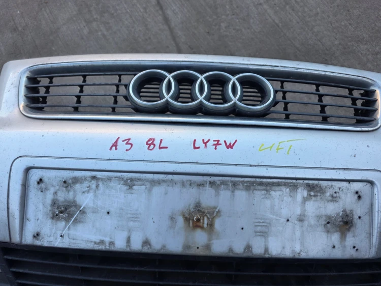 ZDERZAK PRZÓD AUDI A3 8L LIFT LY7W KOMPLETNY !!!