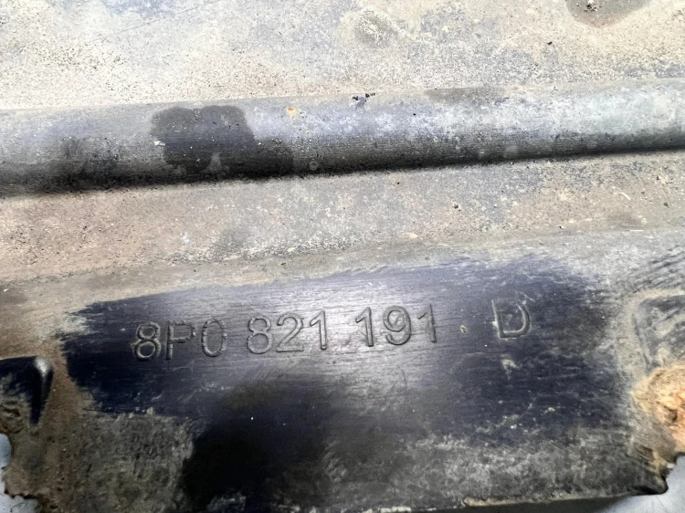 NADKOLE NOSEK LEWY PRZÓD AUDI A3 8P LIFT 8P0821191D 3/25