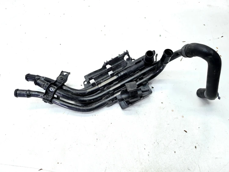 RURKA CZYNNIKA CHŁODZĄCEGO Z WĘŻEM AUDI Q4 E-TRON 1EA122050BG