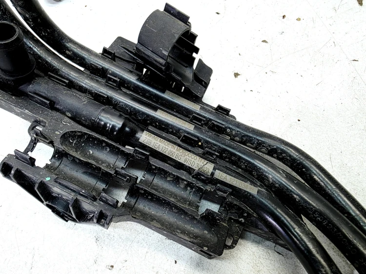 RURKA CZYNNIKA CHŁODZĄCEGO Z WĘŻEM AUDI Q4 E-TRON 1EA122050BG