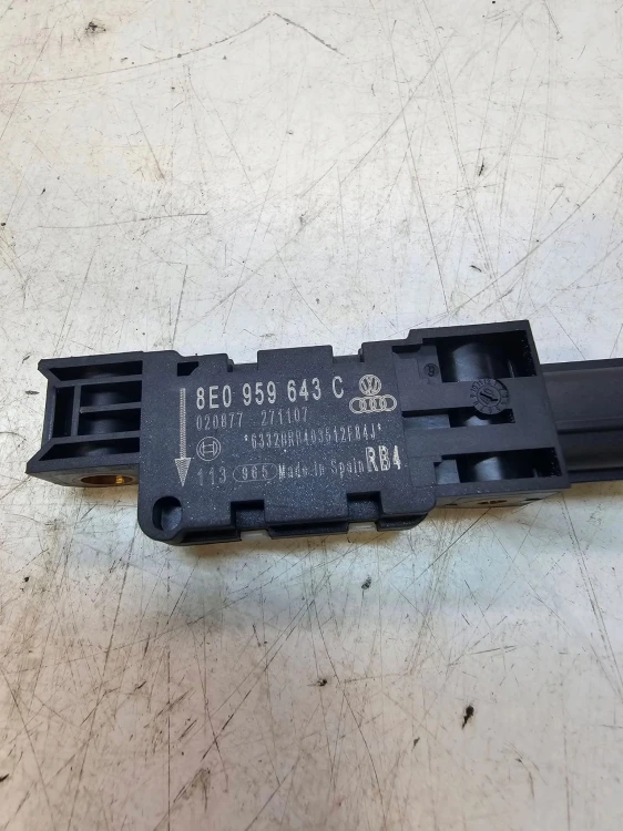 CZUJNIK UDERZENIOWY AUDI A4 B6 B7 8E0959643C