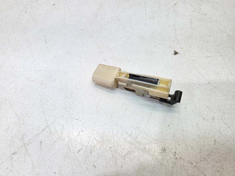 CZUJNIK STYCZNIK KLAMKI AUDI A5 A6 A7 8T0959985B