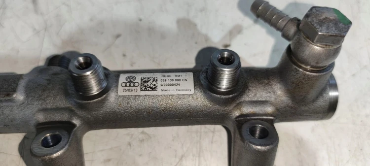 LISTWA WTRYSKOWA AUDI A6 C7 A7 3.0 TDI 059130090CN