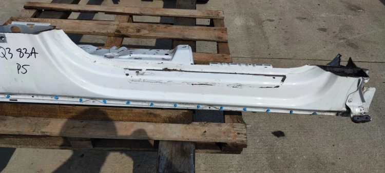 ĆWIARTKA PRÓG PRAWA STRONA AUDI Q3 II 83A F3B