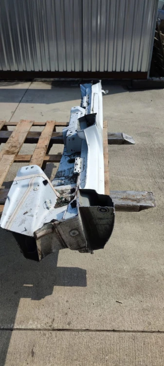 ĆWIARTKA PRÓG PRAWA STRONA AUDI Q3 II 83A F3B