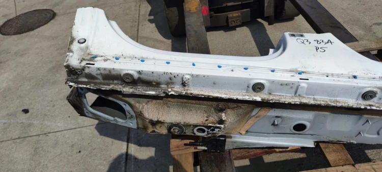 ĆWIARTKA PRÓG PRAWA STRONA AUDI Q3 II 83A F3B