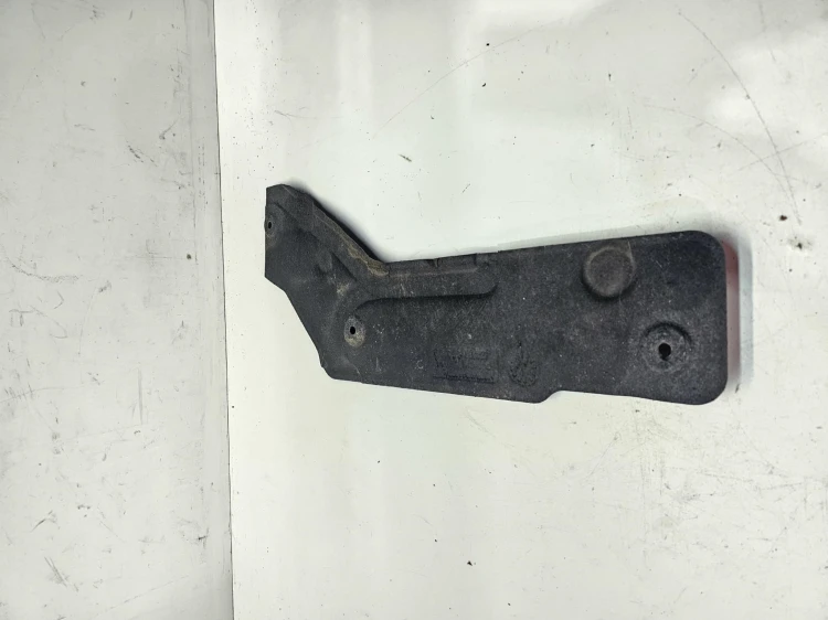 OSŁONA PODŁUŻNICY PRAWA AUDI Q5 FY 80A863827