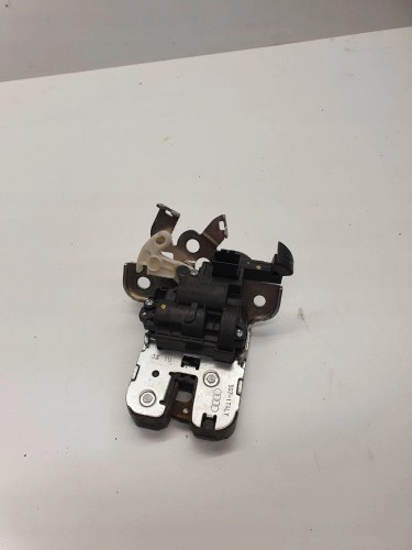 ZAMEK KLAPY TYŁ AUDI A3 A4 A6 C7 4H0827505