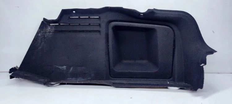 BOCZEK BAGAŻNIKA PRAWY AUDI A6 C6 SEDAN 4F5863888A