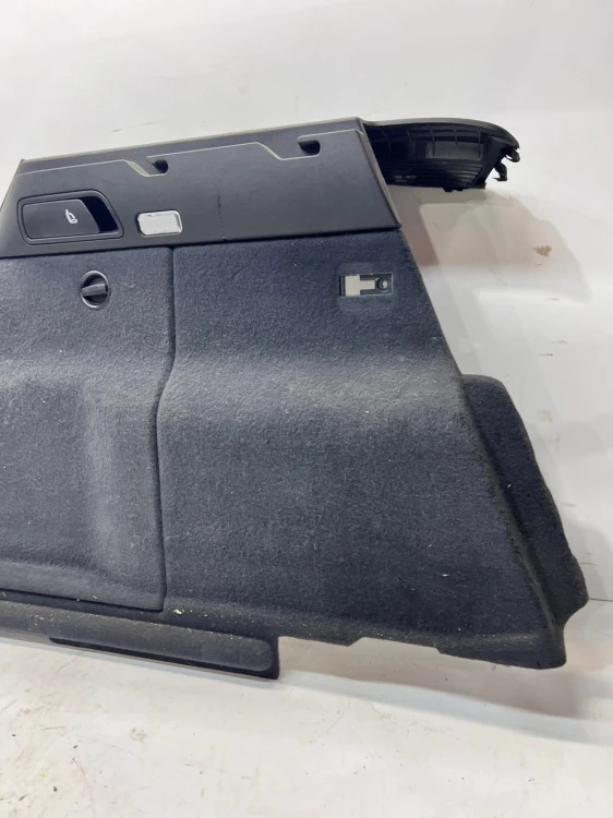 BOCZEK BAGAŻNIKA LEWY AUDI Q5 8R 8R0863879D