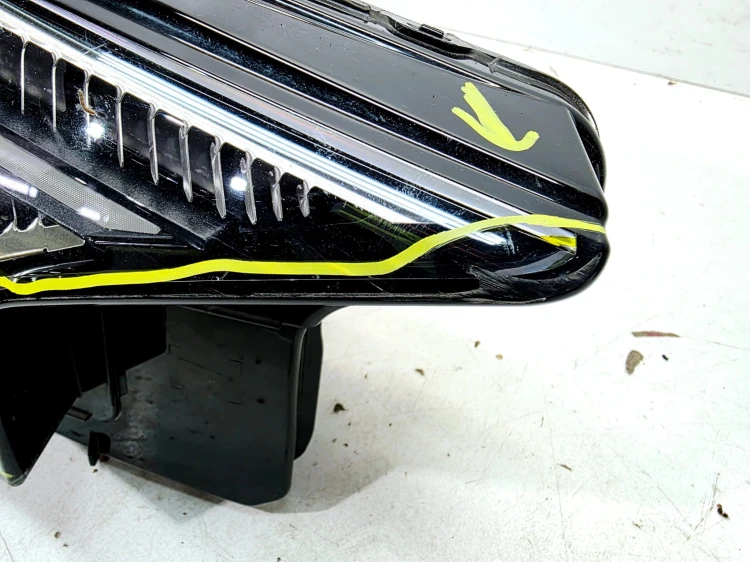 REFLEKTOR LAMPA PRAWY PRZÓD MATRIX AUDI Q4 E-TRON 89A941036A 19/26