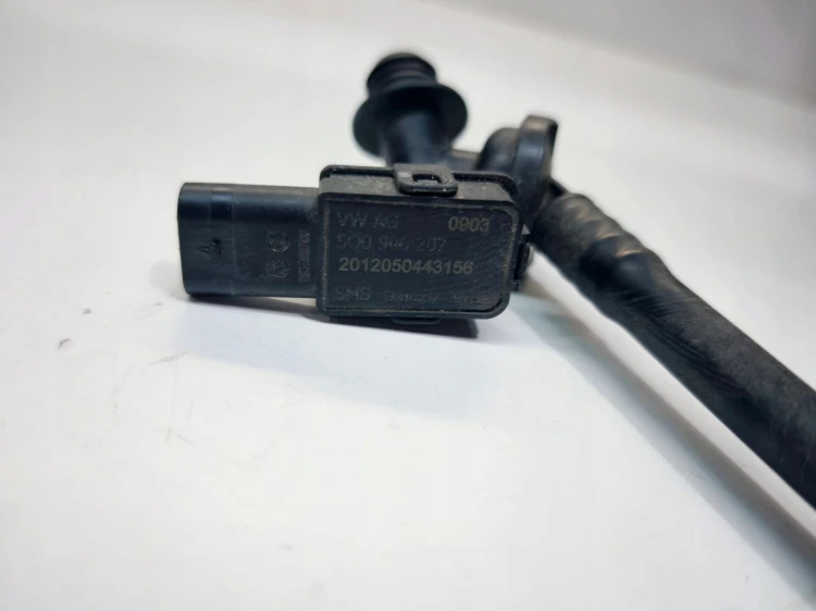PRZEWÓD RURKA CZUJNIK SERWA AUDI A4 B9 A5 8W 8W1611931Q 5Q0906207