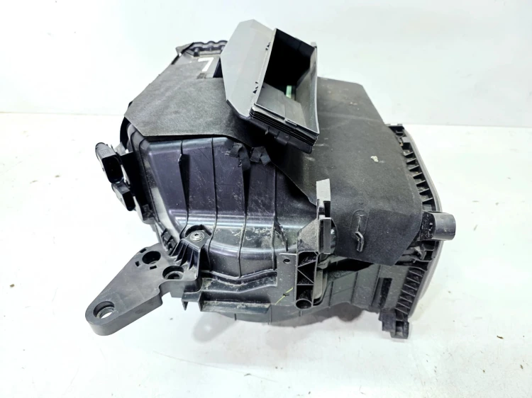 WENTYLATOR DMUCHAWA NAGRZEWNICY AUDI Q4 E-TRON 1EA820153M
