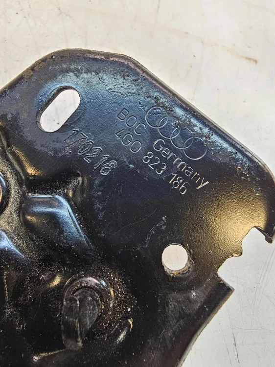 ZAMEK MASKI RYGIEL AUDI A7 A6 C7 A1 8X 4G0823186