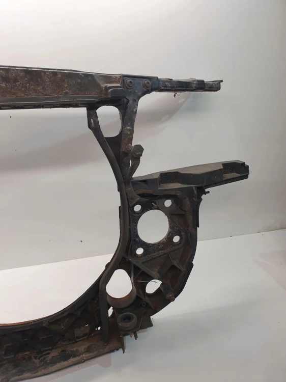 PAS PRZEDNI AUDI A4 B6 3.0 BENZYNA 8E0959651B