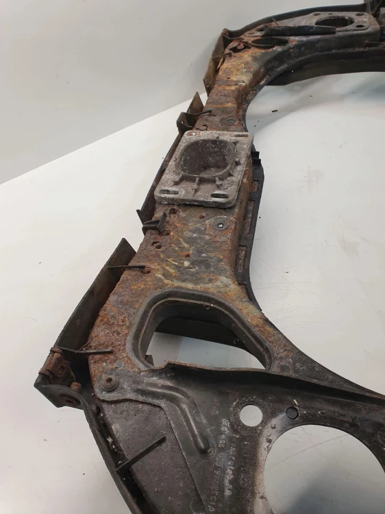 PAS PRZEDNI AUDI A4 B6 3.0 BENZYNA 8E0959651B