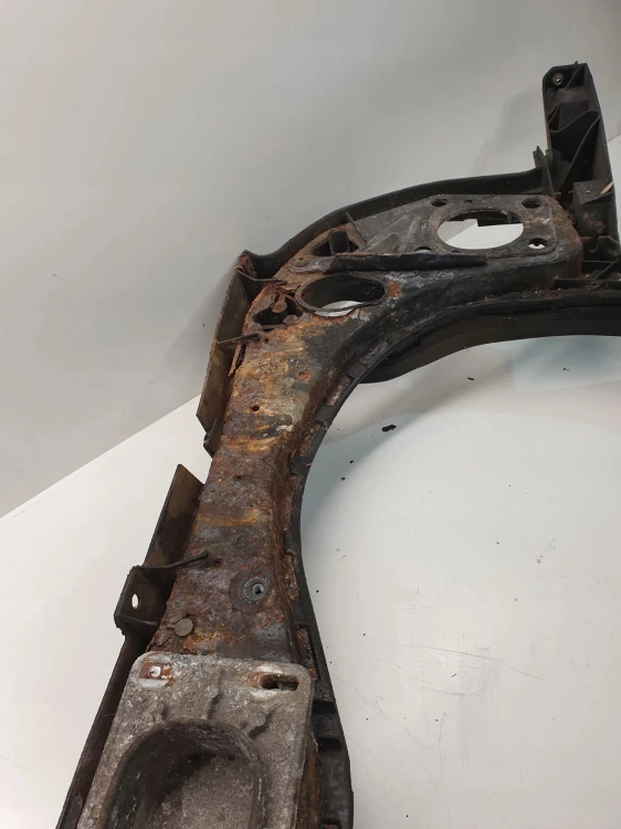 PAS PRZEDNI AUDI A4 B6 3.0 BENZYNA 8E0959651B