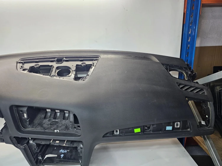 DESKA KONSOLA KOKPIT AUDI Q5 8R 8R1857041F 24A ORYGINAŁ