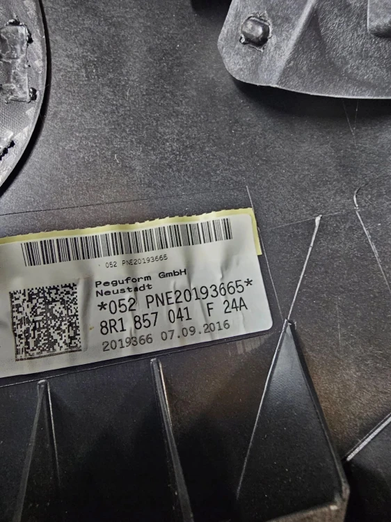 DESKA KONSOLA KOKPIT AUDI Q5 8R 8R1857041F 24A ORYGINAŁ