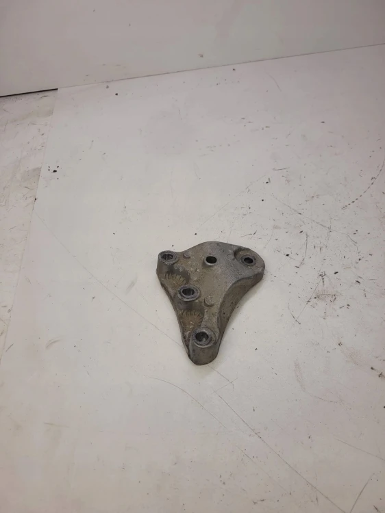 ŁAPA WSPORNIK SILNIKA AUDI A1 VW SEAT 6R0199185A