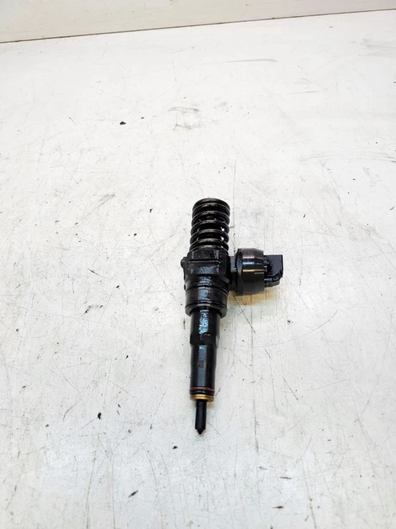 POMPOWTRYSKIWACZ AUDI A4 B7 2.0 TDI BPW 038130073BJ