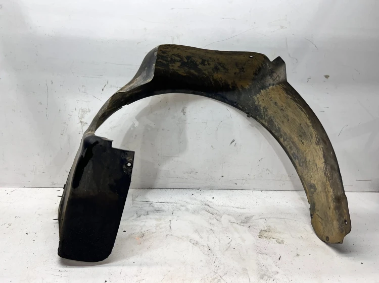 NADKOLE PRAWY PRZÓD PLASTIKOWE AUDI A3 8L 8L0821172B 13/26