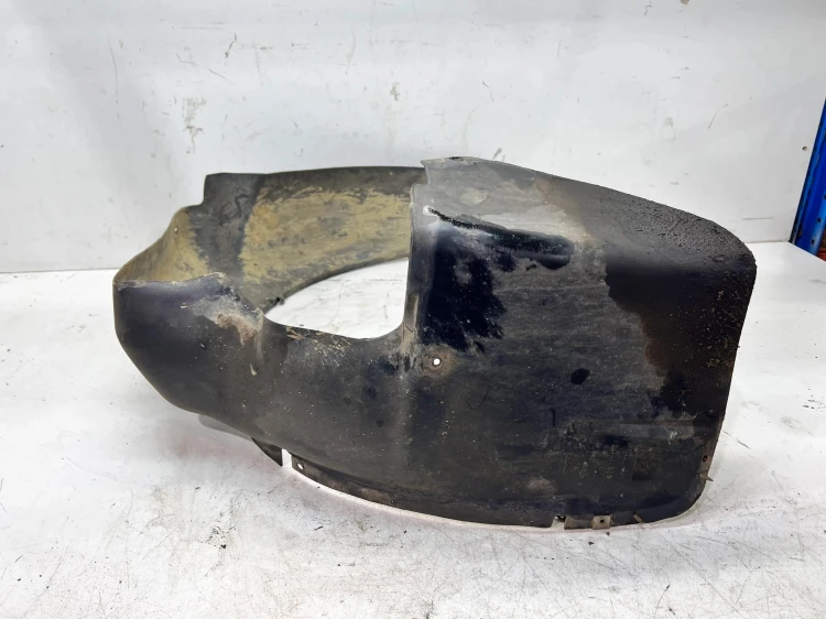 NADKOLE PRAWY PRZÓD PLASTIKOWE AUDI A3 8L 8L0821172B 13/26
