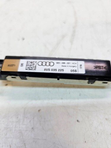 WZMACNIACZ ANTENOWY AUDI A3 8V 8V5035225