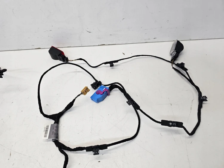 WIĄZKA WIĄZKI BOCZKÓW AMBIENTE KOMPLET AUDI Q5 8R 8R0971035BB