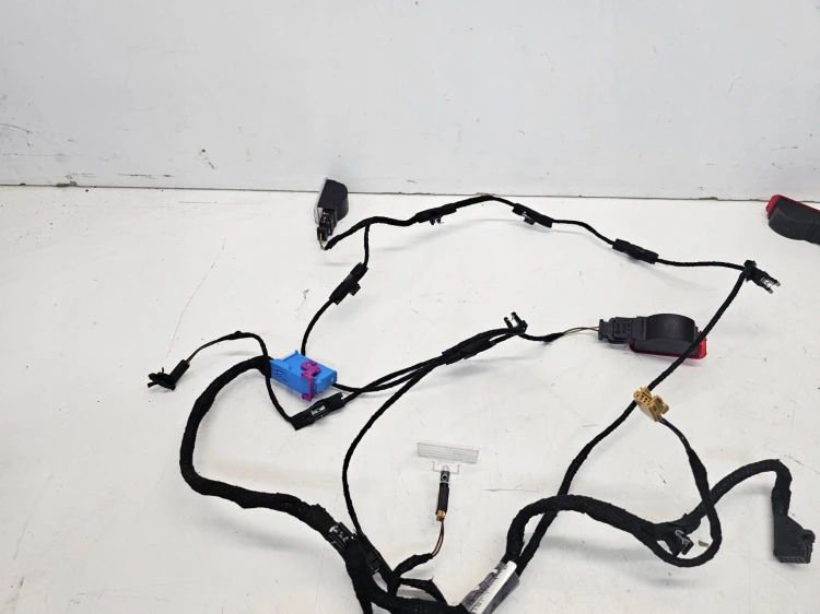 WIĄZKA WIĄZKI BOCZKÓW AMBIENTE KOMPLET AUDI Q5 8R 8R0971035BB