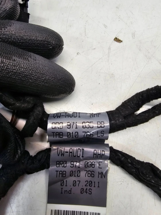 WIĄZKA WIĄZKI BOCZKÓW AMBIENTE KOMPLET AUDI Q5 8R 8R0971035BB