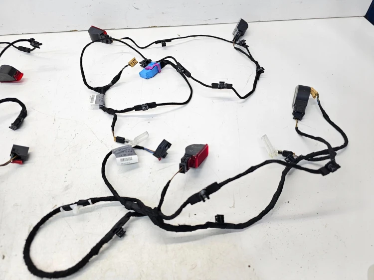WIĄZKA WIĄZKI BOCZKÓW AMBIENTE KOMPLET AUDI Q5 8R 8R0971035BB