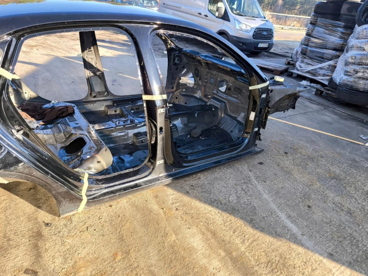 ĆWIARTKA PRÓG CAŁY SŁUPEK A SŁUBEK B AUDI A3 8V SEDAN PRAWA STRONA ORYGINAŁ