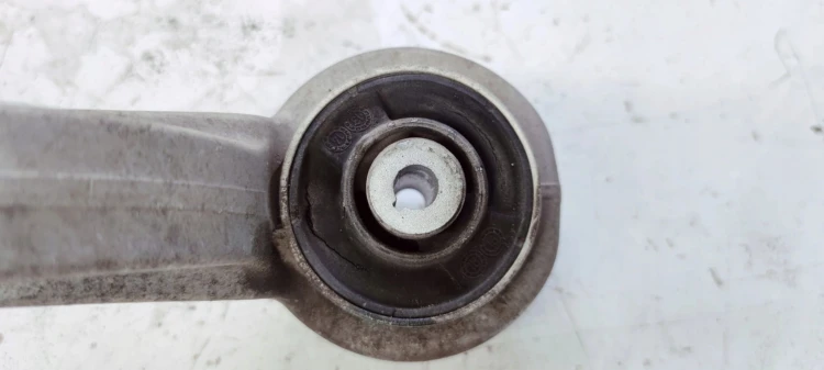 WAHACZ LEWY PRZÓD AUDI A4 A5 Q5 A6 A7 4G0407695