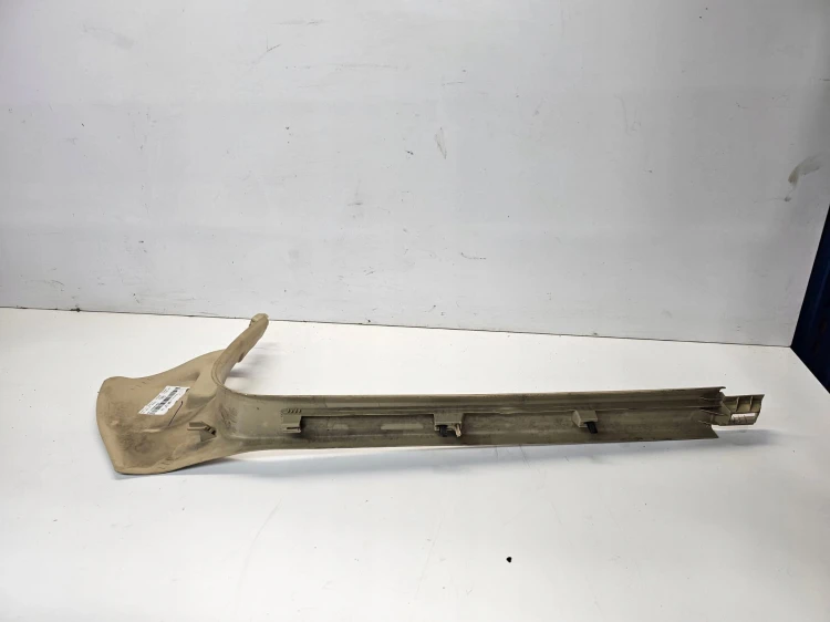 OSŁONA PŁUKA PROGU LEWA AUDI A6 C6 4F1867271B KREMOWA
