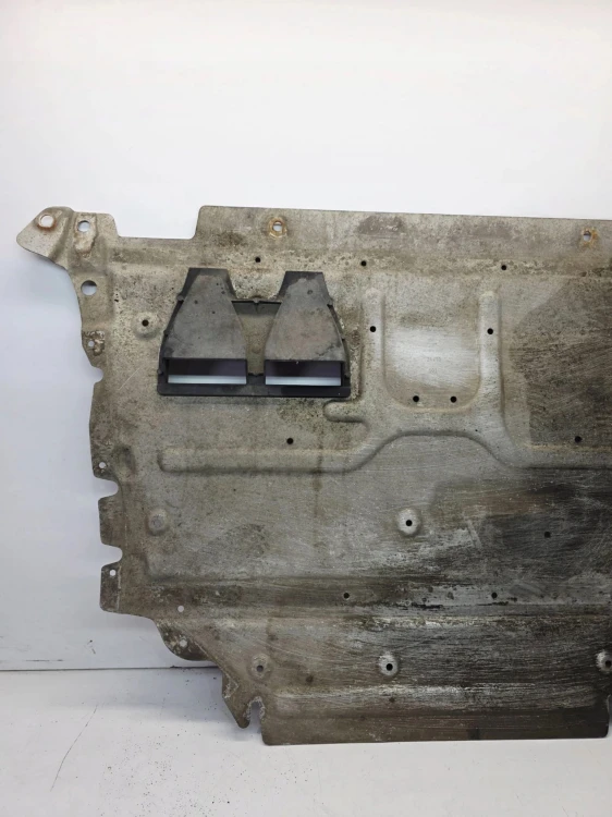 OSŁONA POD SILNIK ALUMINIOWA AUDI A3 8P CABRIO 8P7825238B