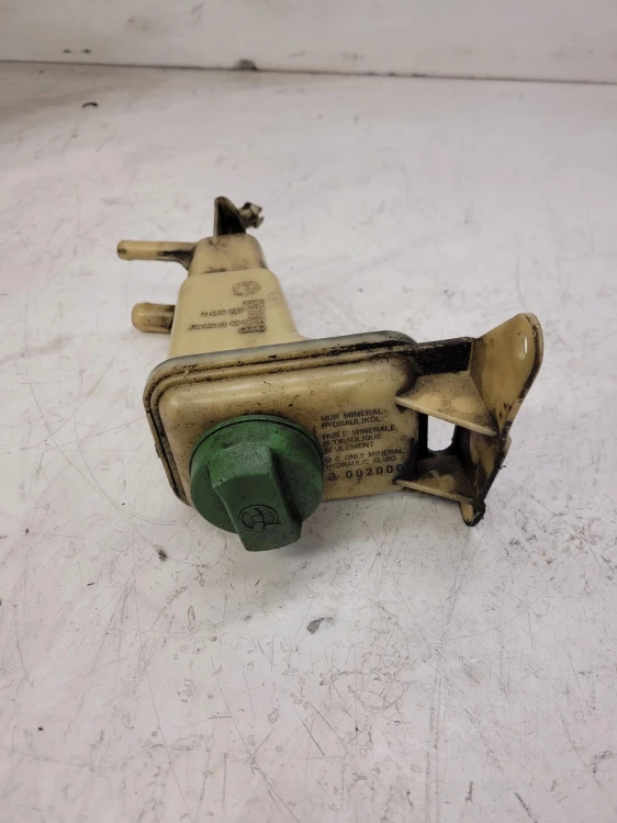 ZBIORNIK PŁYNU WSPOMAGANIA AUDI VW SEAT 4D0422373C