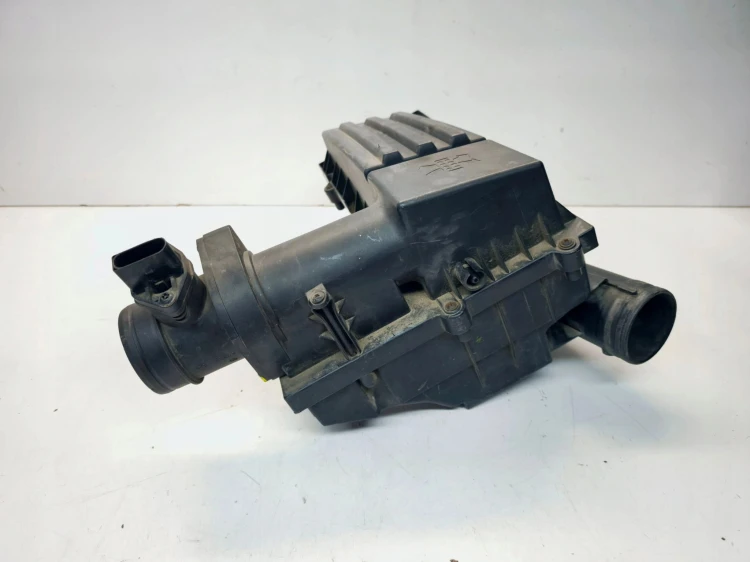 OBUDOWA FILTRA POWIETRZA AUDI A3 8P VOLKSWAGEN SEAT SKODA 1K0129607P USZK