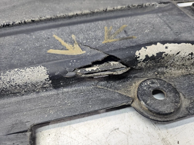 OSŁONA PŁYTA PODWOZIA LEWY TYŁ MAŁA AUDI A4 B8 A5 8T 8K0825215H 2/26