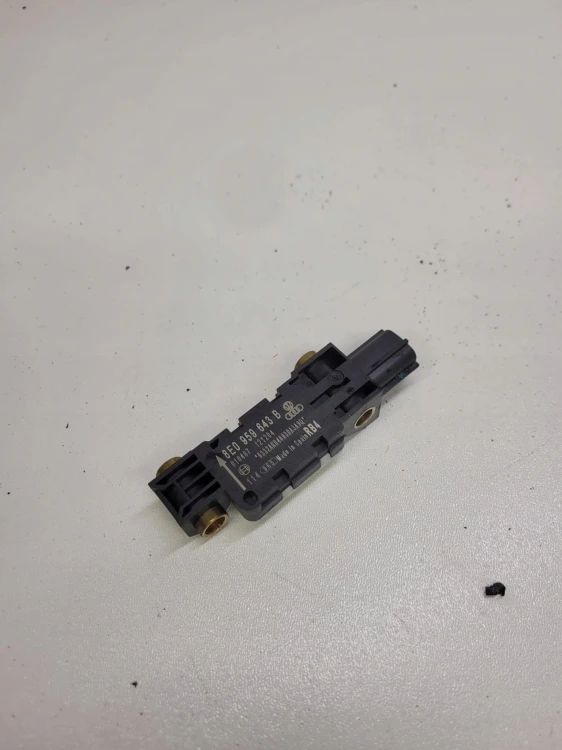 CZUJNIK UDERZENIOWY AUDI A4 B6 B7 8E0959643B