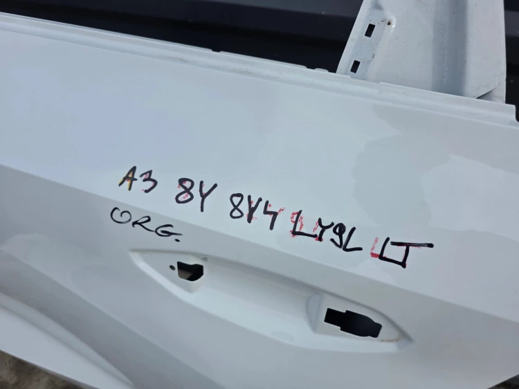DRZWI LEWY TYŁ AUDI A3 8Y 8Y4 SPORTBACK LY9L ORYGINAŁ !!!