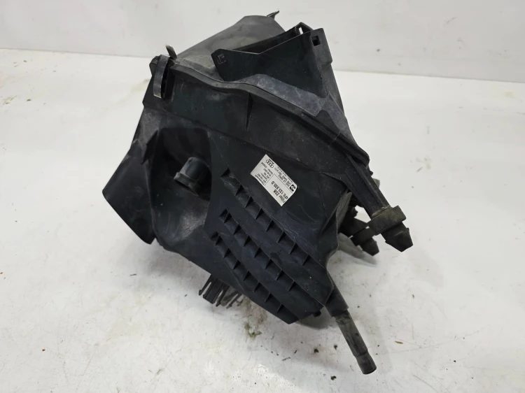 OBUDOWA FILTRA POWIETRZA AUDI A6 C6 2.4 BDW 4F0133835D