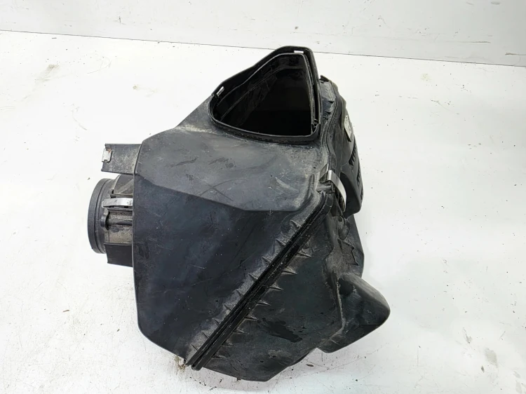 OBUDOWA FILTRA POWIETRZA AUDI A6 C6 2.4 BDW 4F0133835D