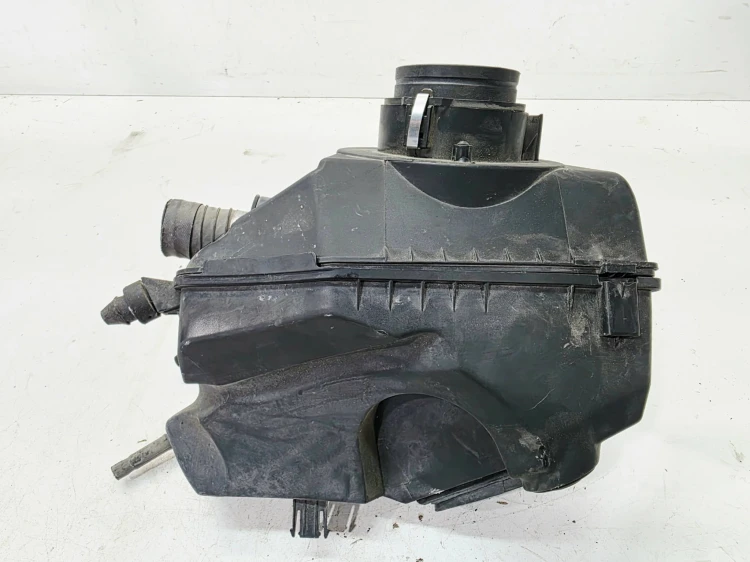 OBUDOWA FILTRA POWIETRZA AUDI A6 C6 2.4 BDW 4F0133835D